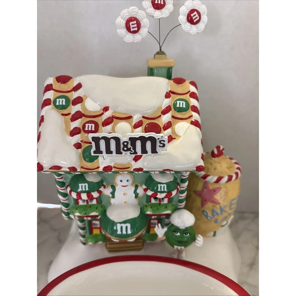 Dept 56 M&M's Christmas Bakery Lighted House Building & Candy‎ Dish With Light